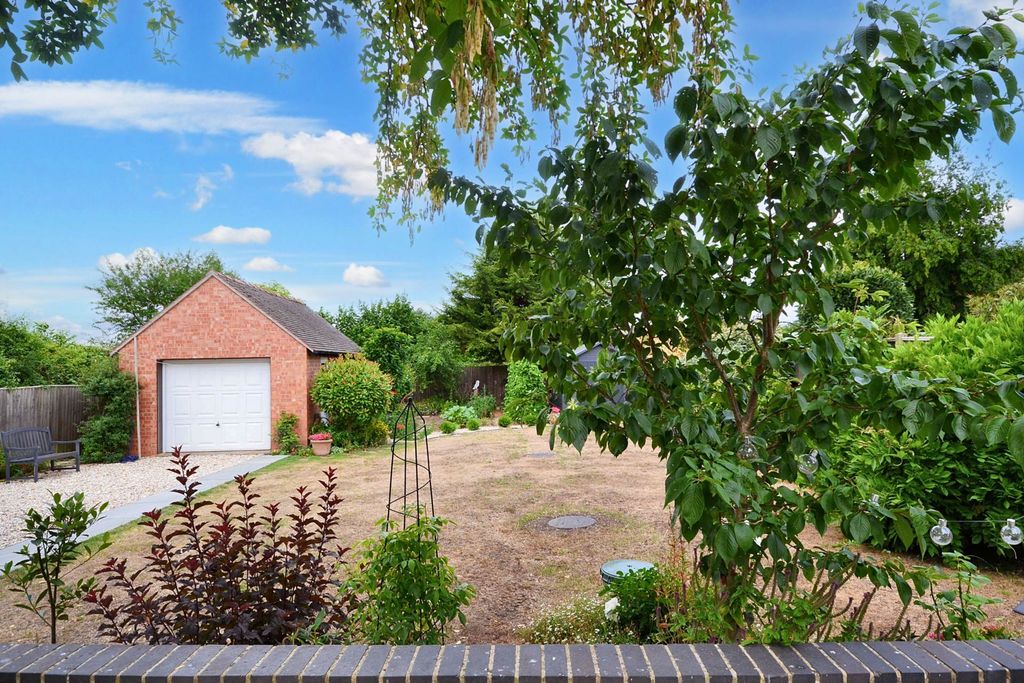 Property photo 3 of 34