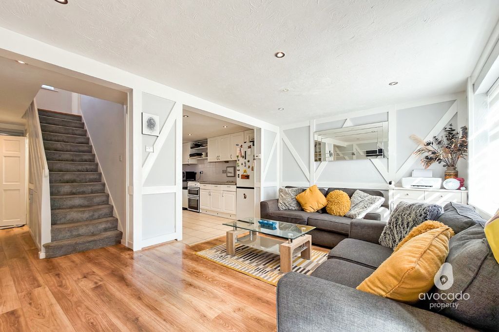 Property photo 2 of 15 5308394