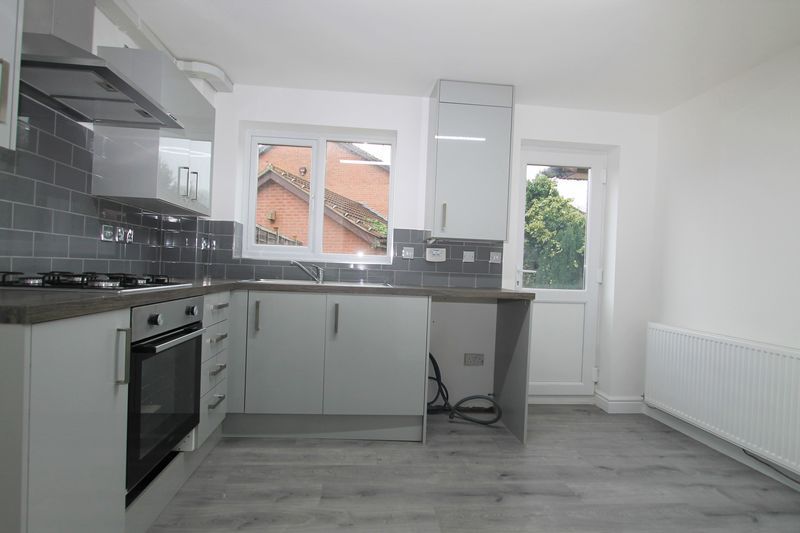 Property photo 3 of 10 Photo 3