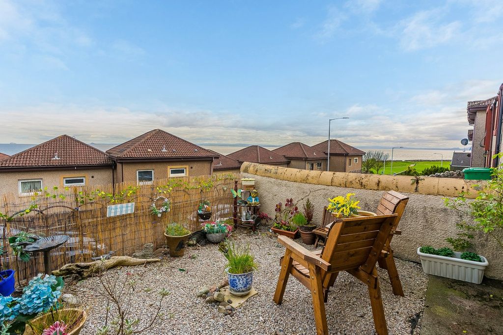 Property photo 2 of 42