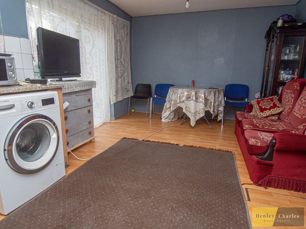 Property photo 3 of 7