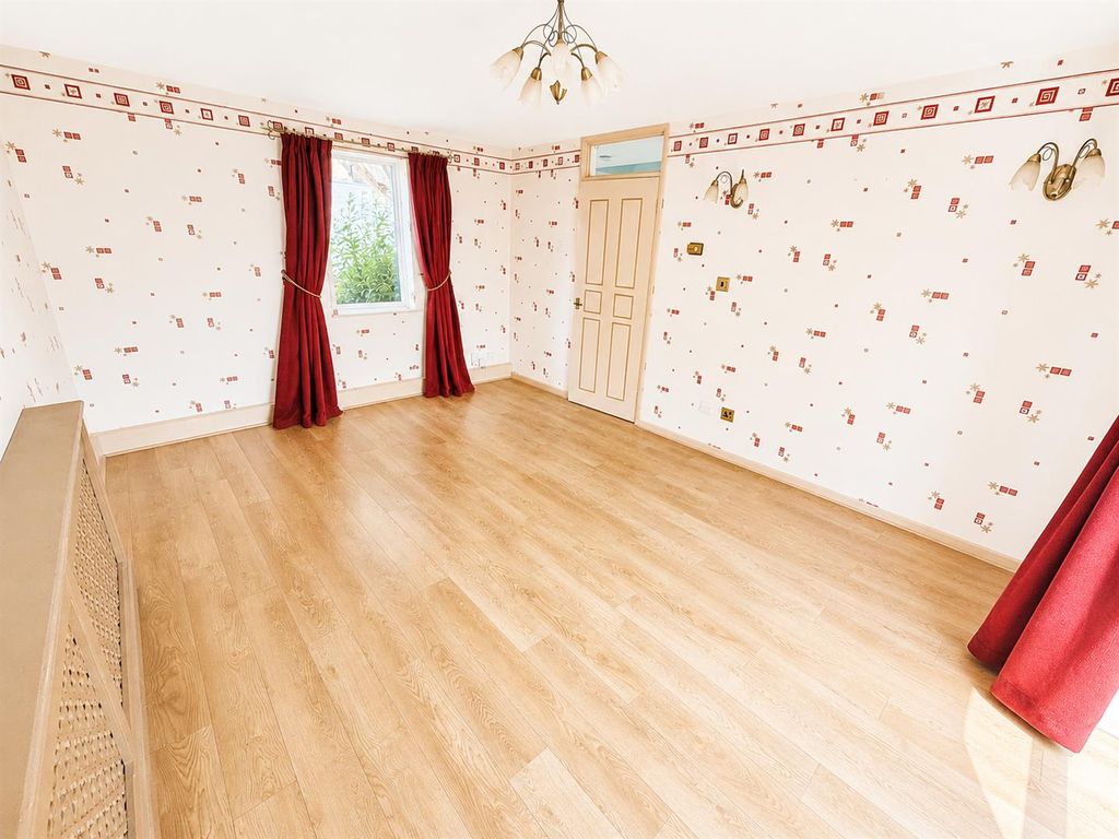 Property photo 2 of 14 A7d3575d-B24E-4161-9393-0394031B6Fba.Png