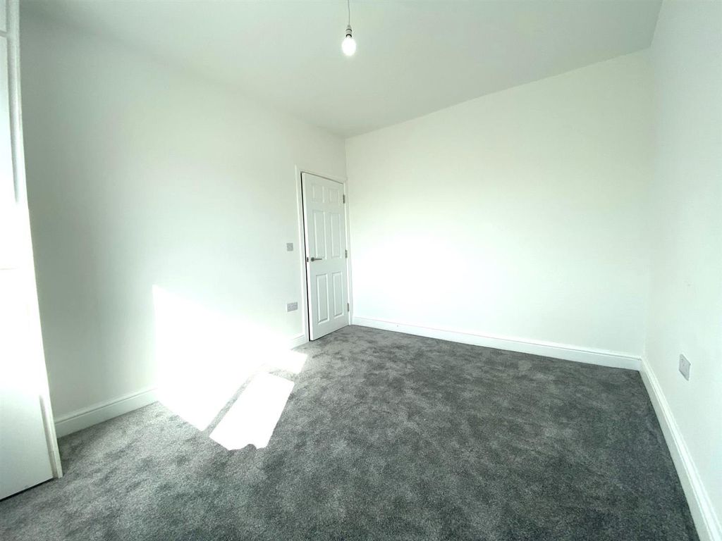 Property photo 2 of 16 Bedroom 2