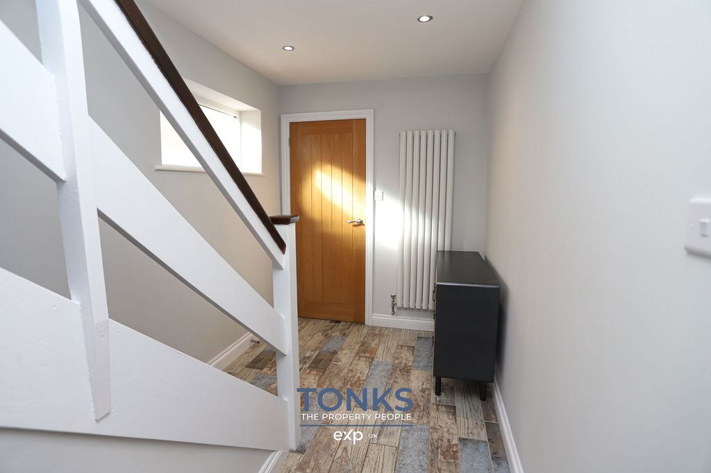 Property photo 2 of 26