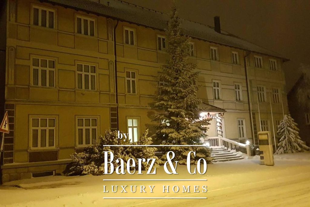 Property photo 1 of 33