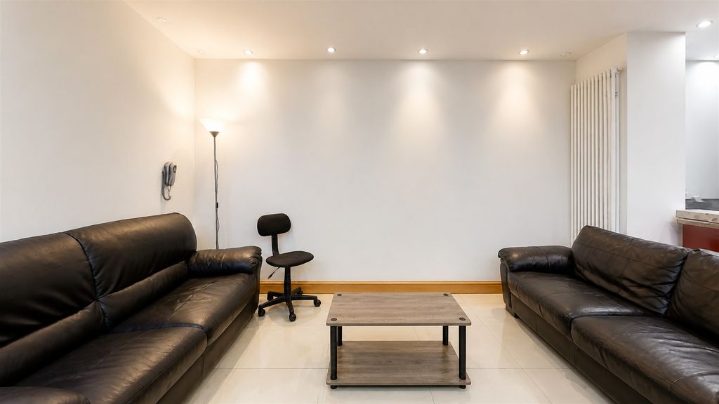 Property photo 3 of 12 305-Heeley-Road-Livi