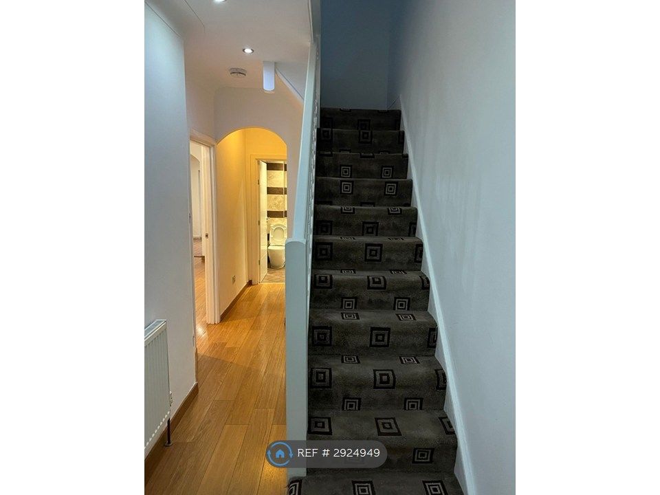 Property photo 3 of 11 Stairs
