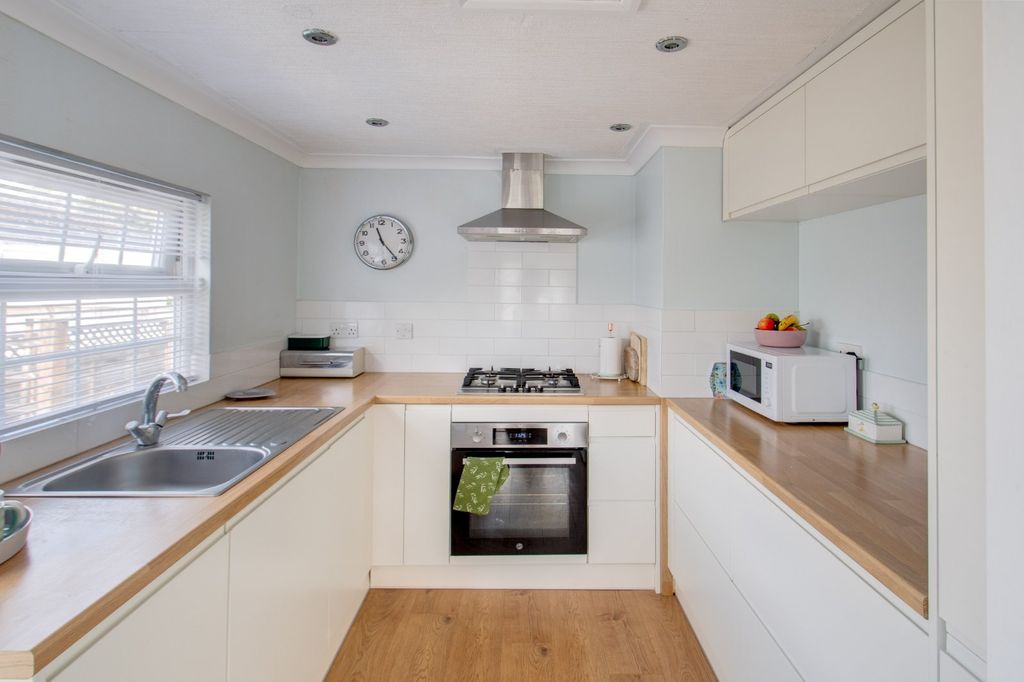 Property photo 2 of 20 Picture No. 04