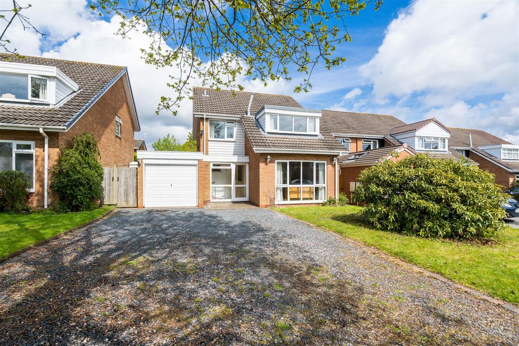Property photo 3 of 14 11 Halcroft Way-19_Lo.Jpg