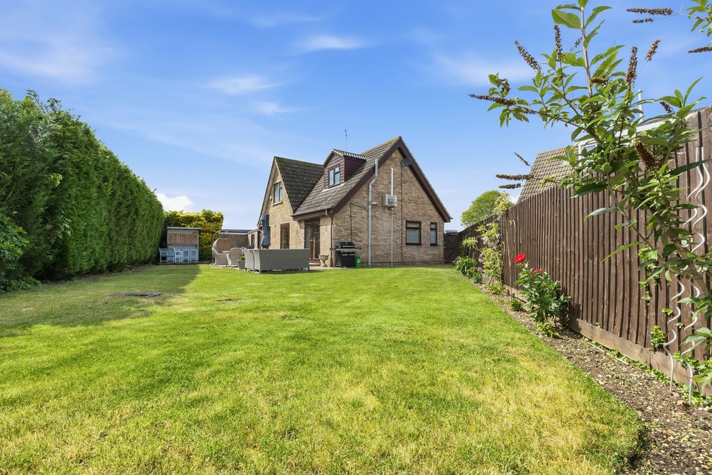 Property photo 2 of 19