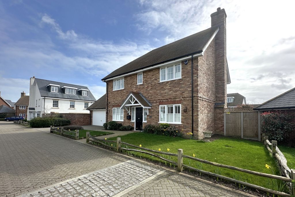 Property photo 1 of 20 External