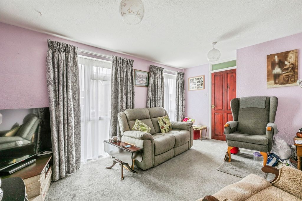 Property photo 3 of 15