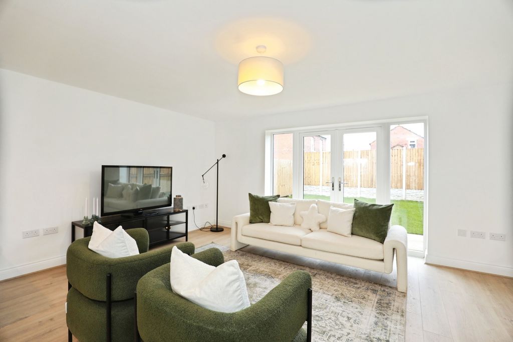 Property photo 3 of 21 Pbox-Img.Jpg