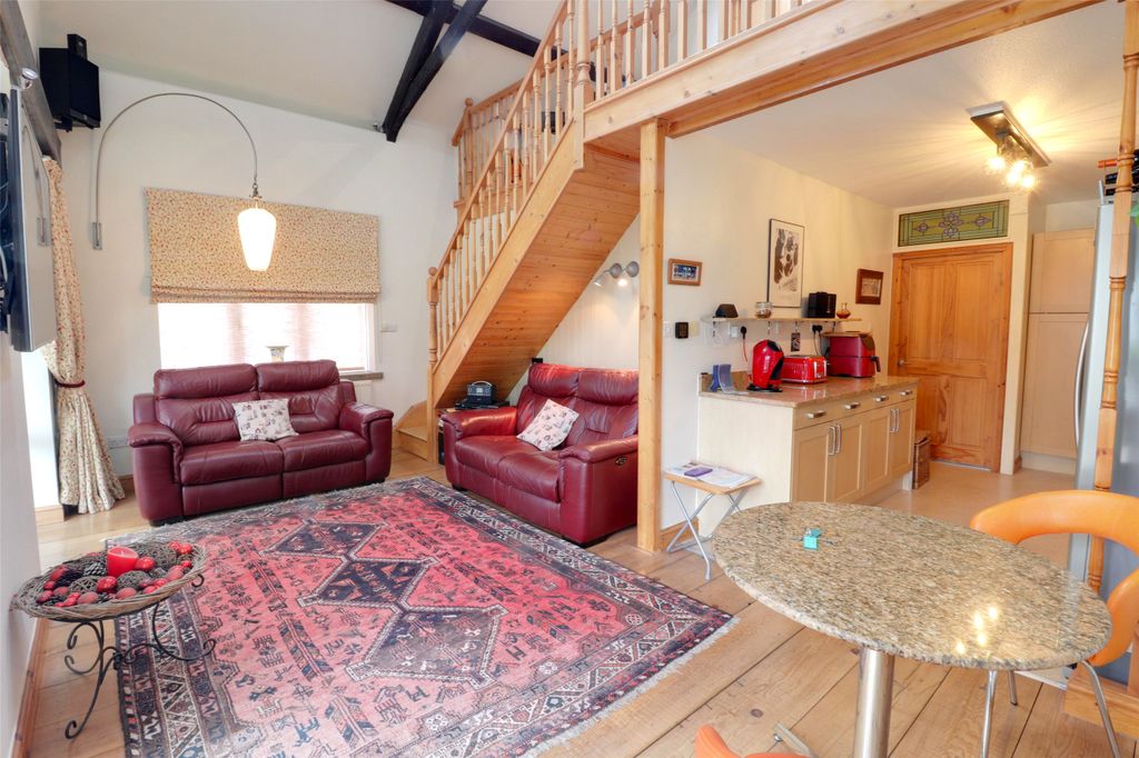 Property photo 2 of 15 Picture No. 08
