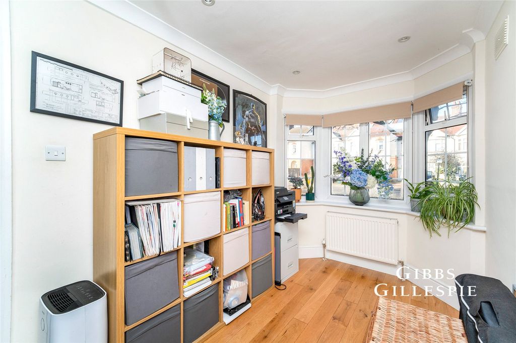 Property photo 3 of 18 Picture No. 01