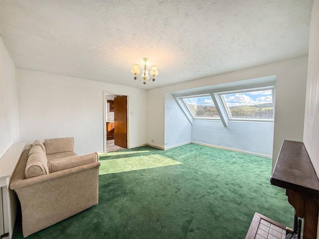 Property photo 2 of 11 Living Room