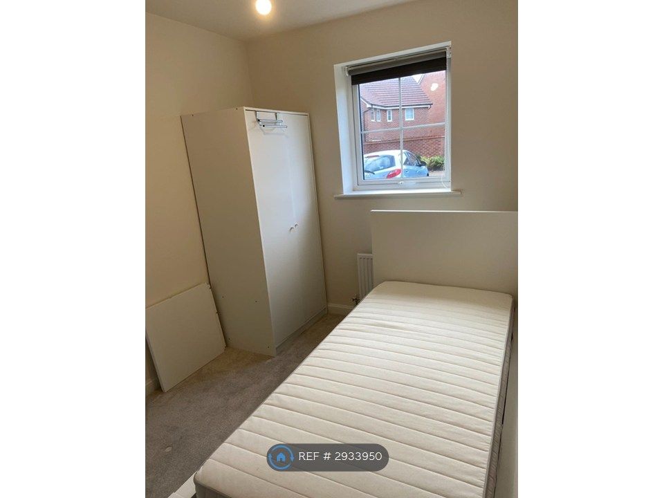 Property photo 3 of 7 Bed Room 1