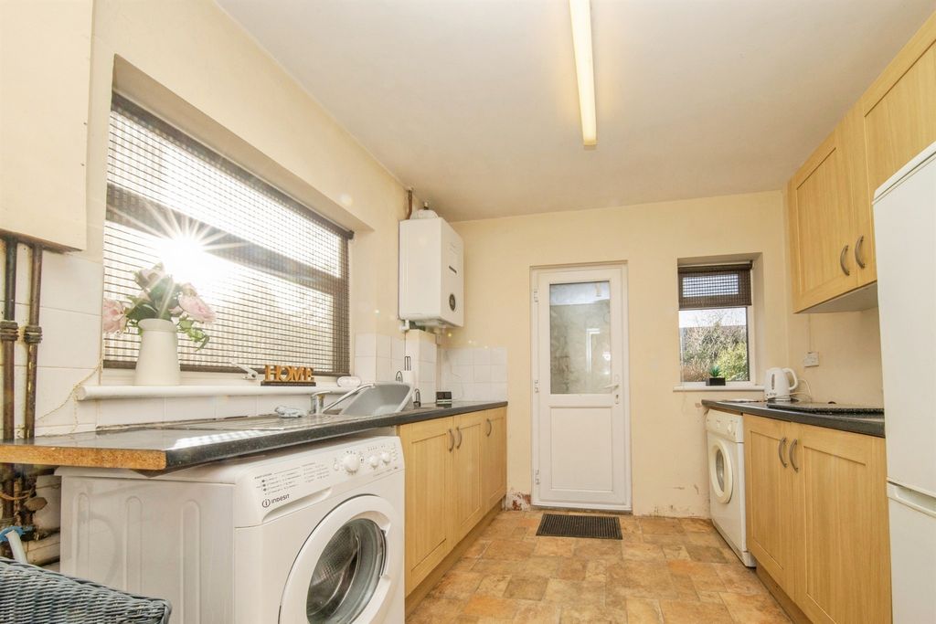 Property photo 3 of 14