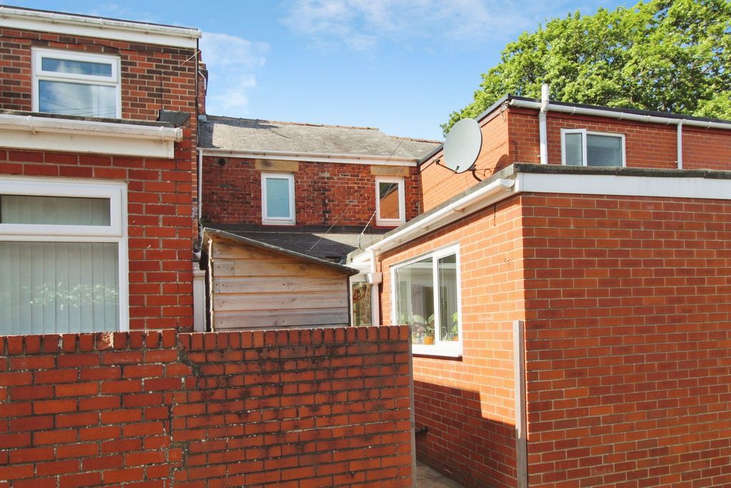 Property photo 2 of 22