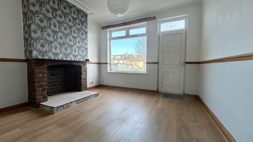 Property photo 3 of 10 Picture No. 27