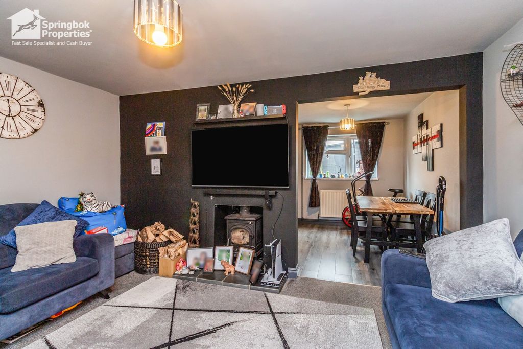 Property photo 3 of 13 Image 4