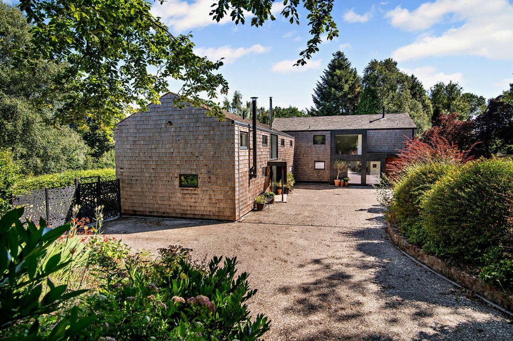 Property photo 2 of 49 Picture No. 14