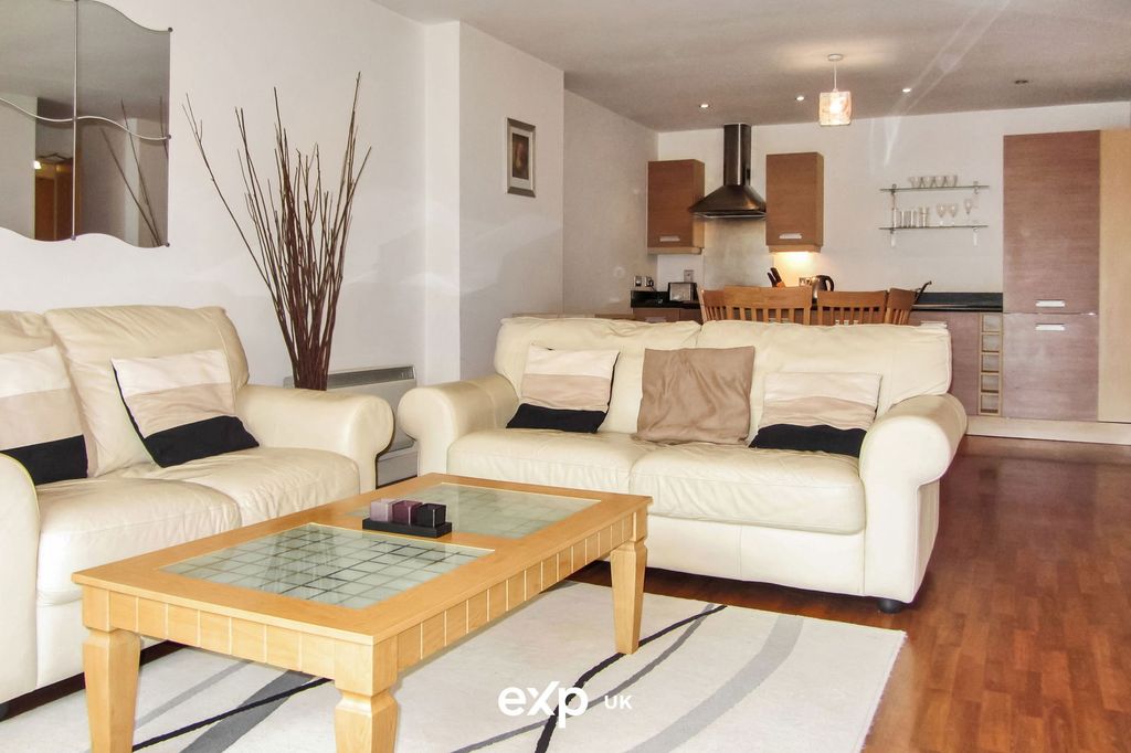 Property photo 2 of 9