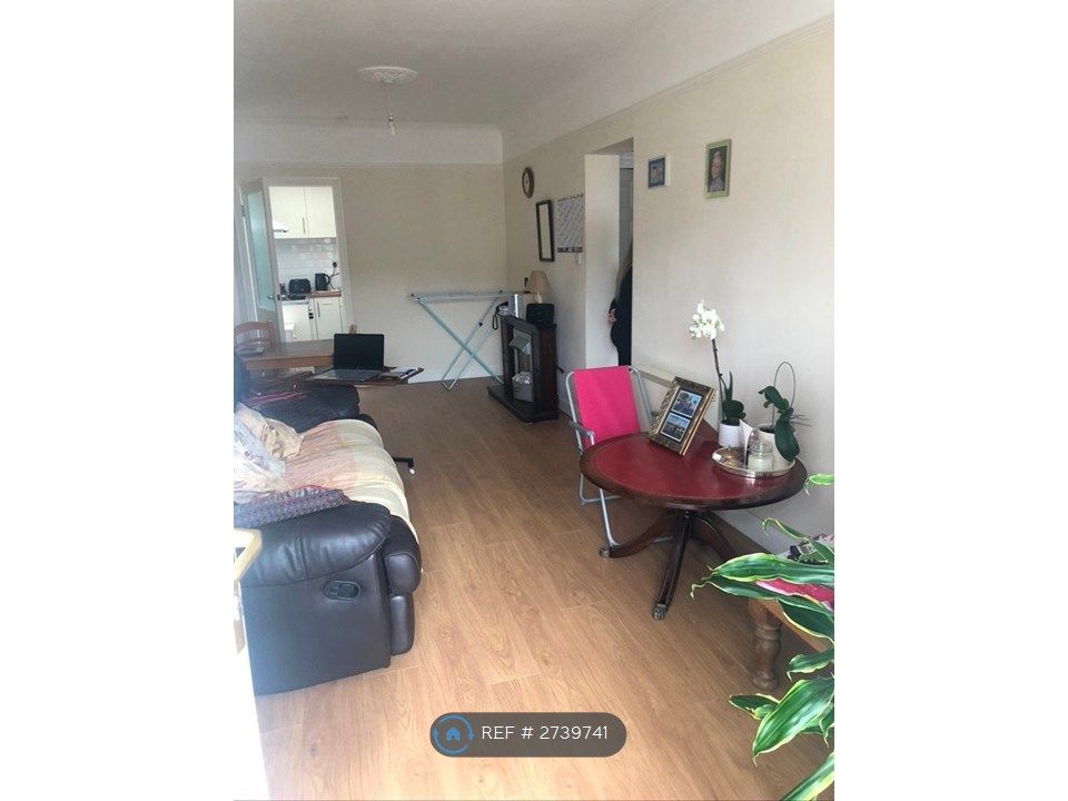 Property photo 3 of 6