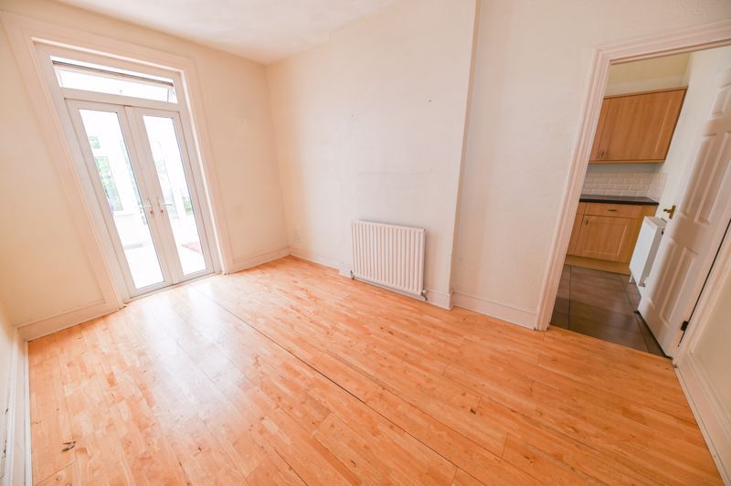 Property photo 3 of 12 Photo 7