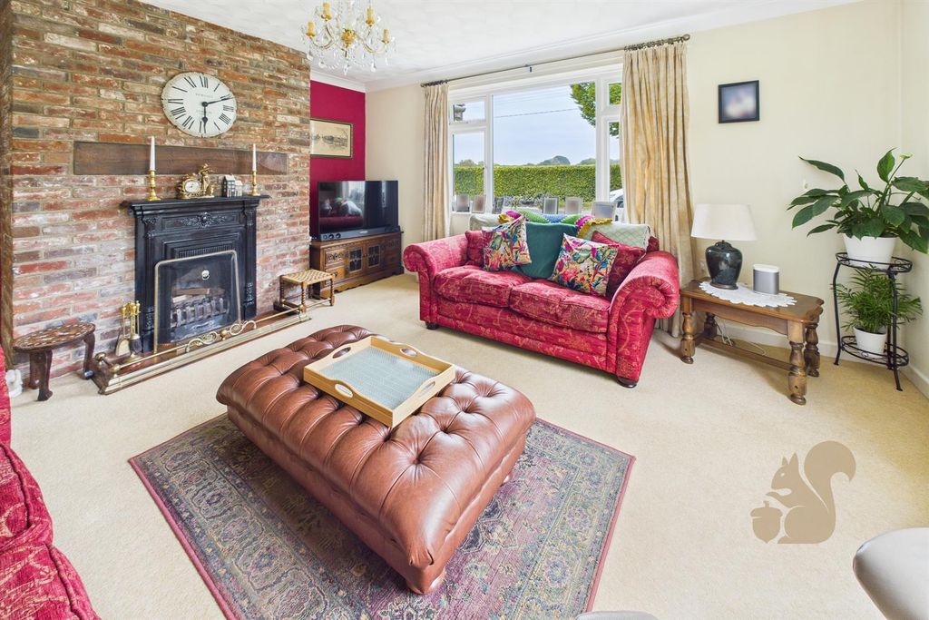 Property photo 2 of 29 Lounge