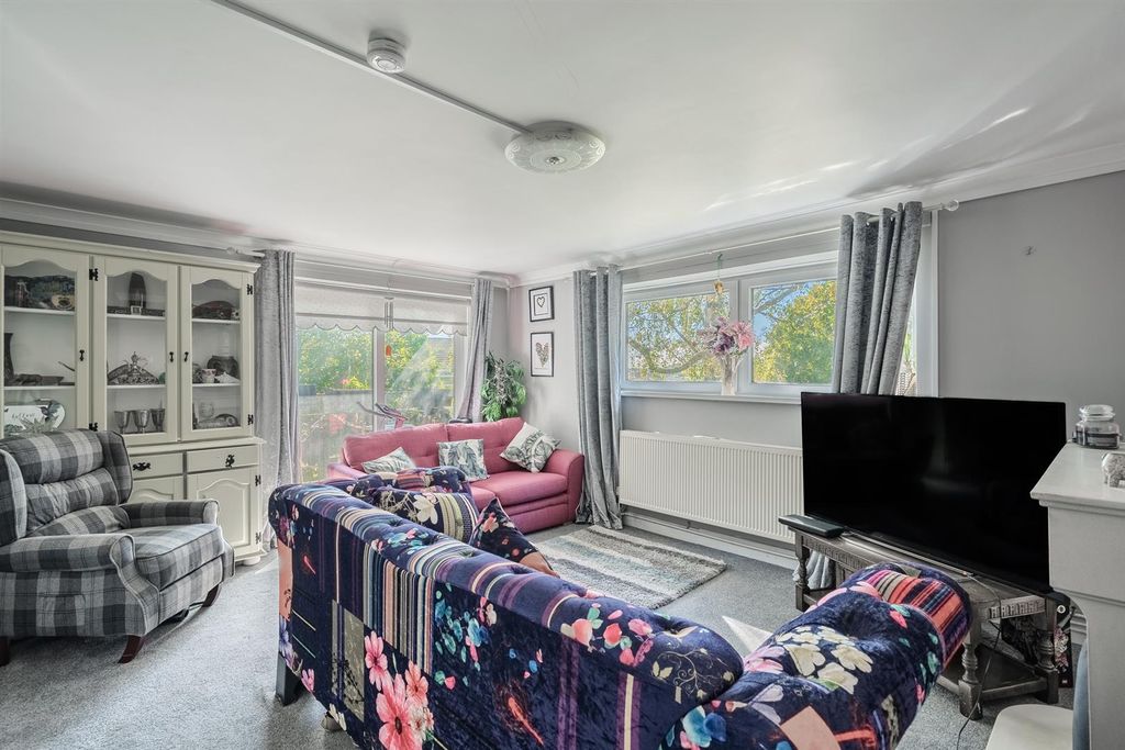 Property photo 2 of 11 5 Coed Garw-5.Jpg