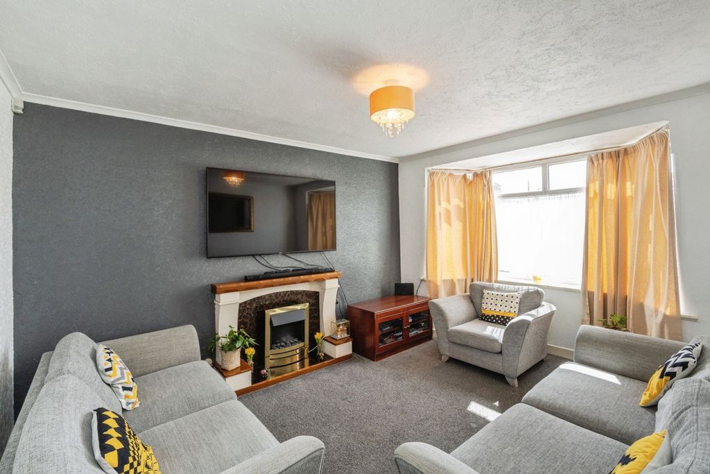 Property photo 2 of 15 Pbox-Img.Jpg