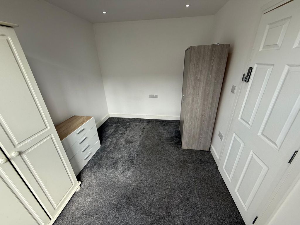 Property photo 2 of 49
