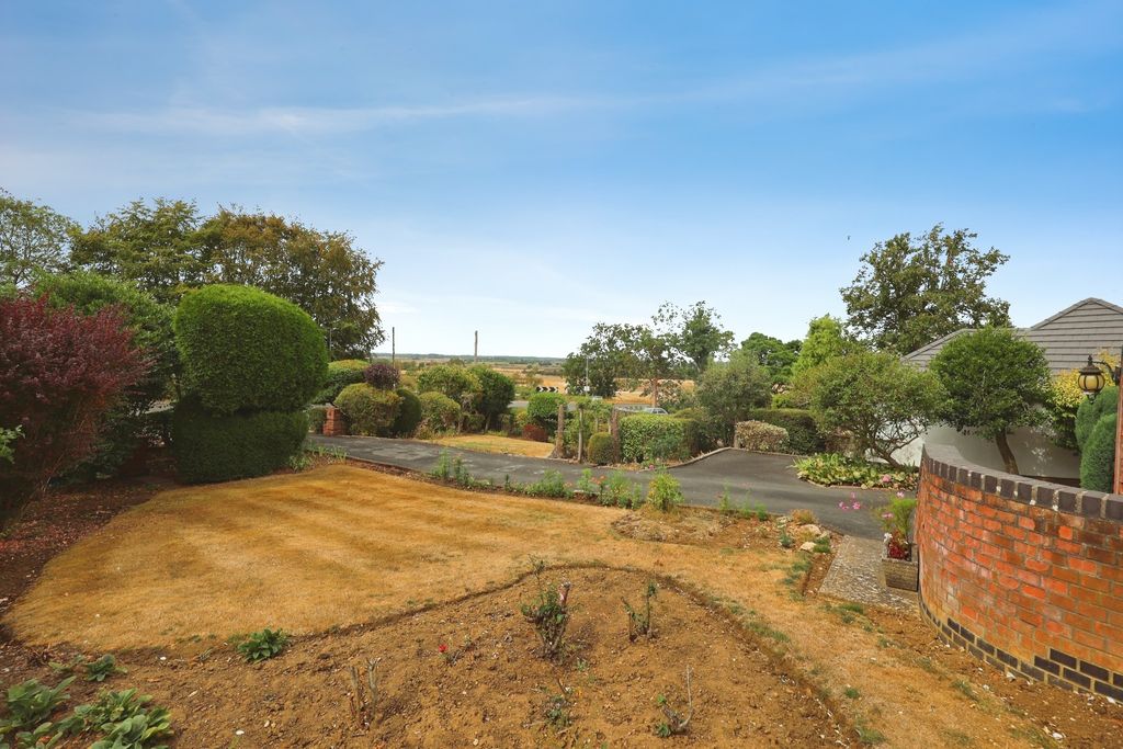 Property photo 2 of 27 5332082