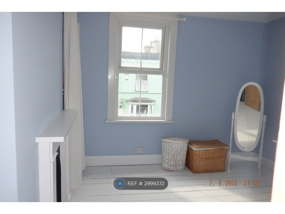 Property photo 2 of 35