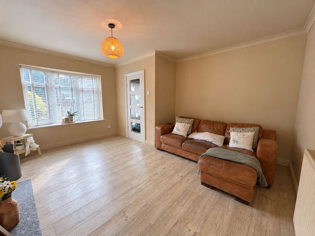 Property photo 3 of 23