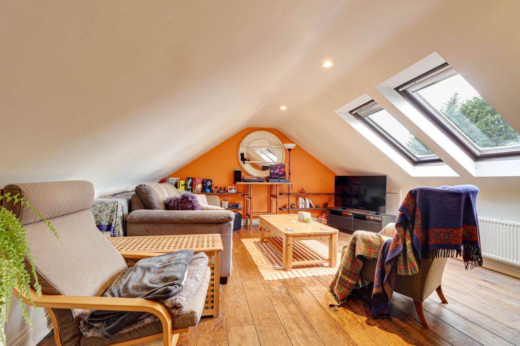 Property photo 2 of 12 Img6376Img6378