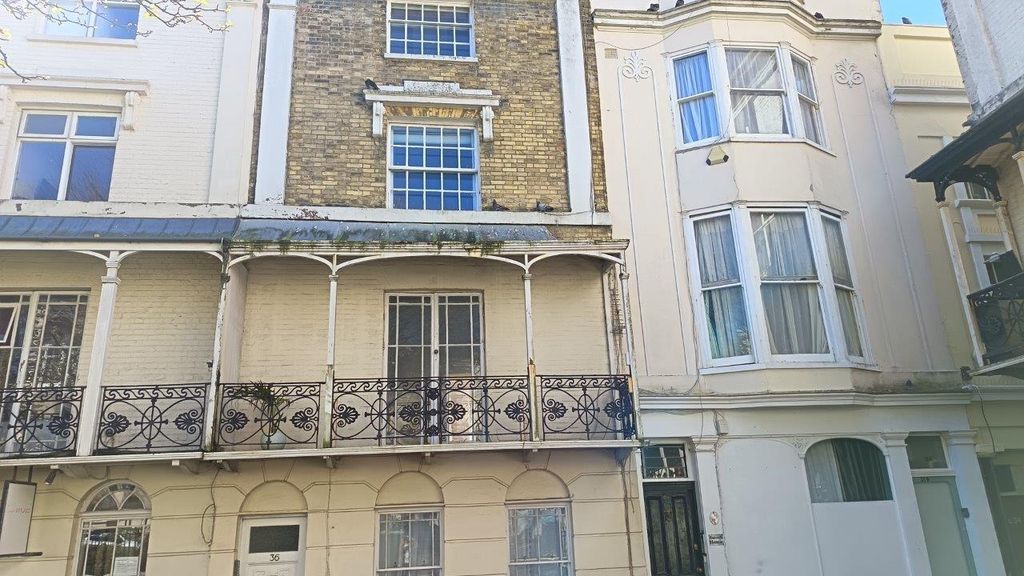 Property photo 1 of 5