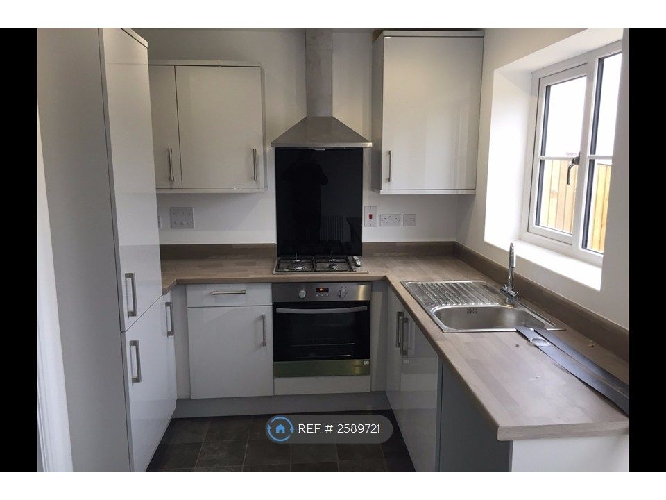 Property photo 2 of 5 Kitchen