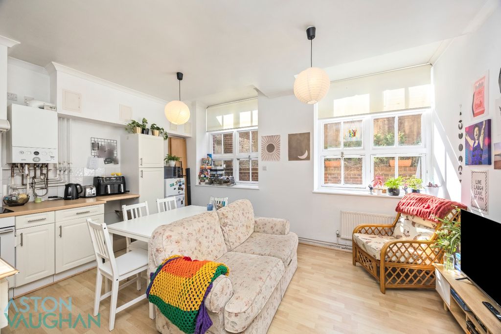 Property photo 2 of 20 5274772