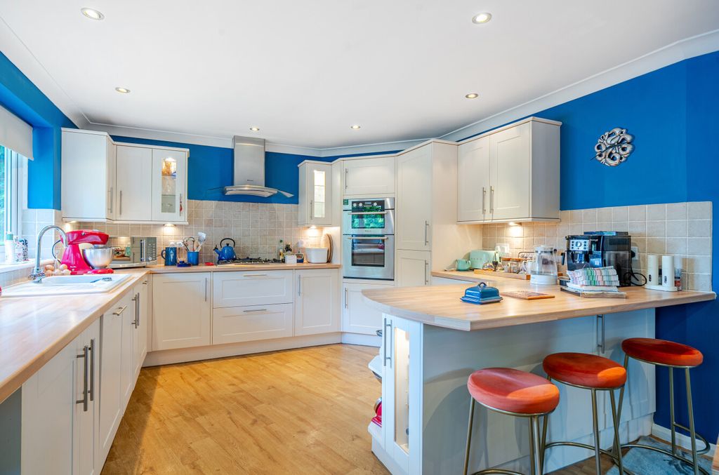 Property photo 3 of 17 1359512-32-68Daa6...