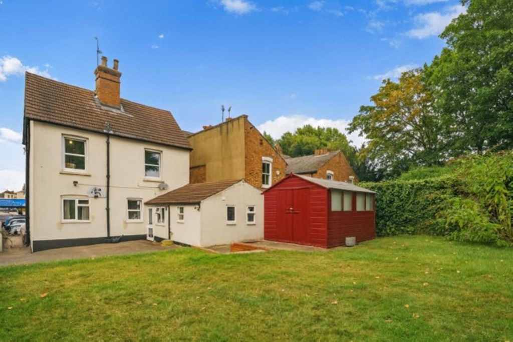 Property photo 2 of 14