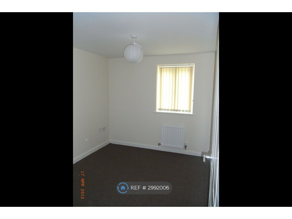 Property photo 3 of 9 Bedroom 1 With En-Suite