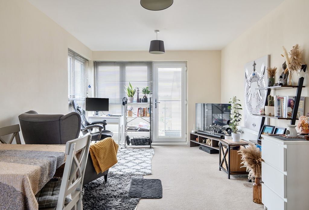 Property photo 3 of 15 Lounge/Dining Room