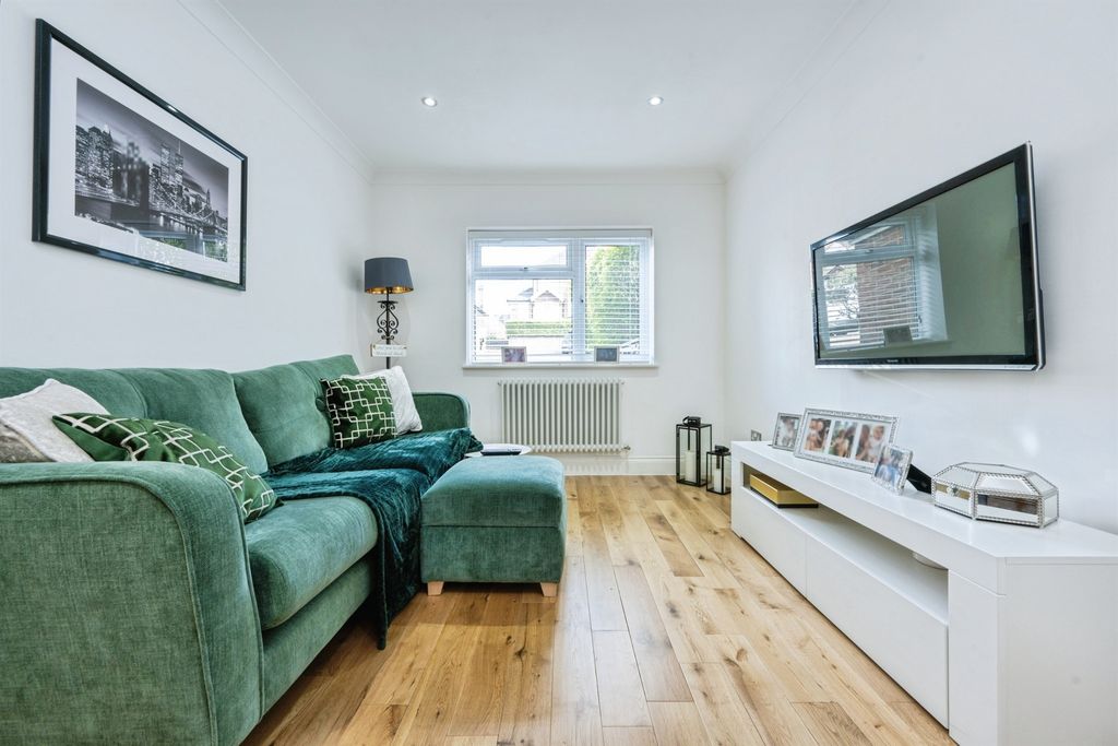 Property photo 2 of 31