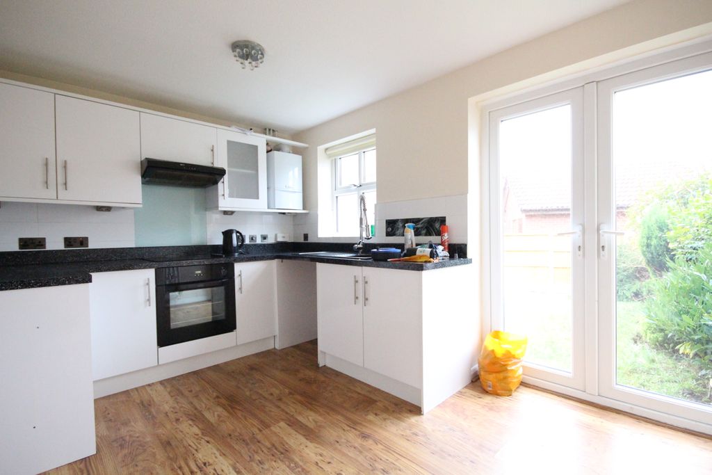 Property photo 3 of 7 Kitchen