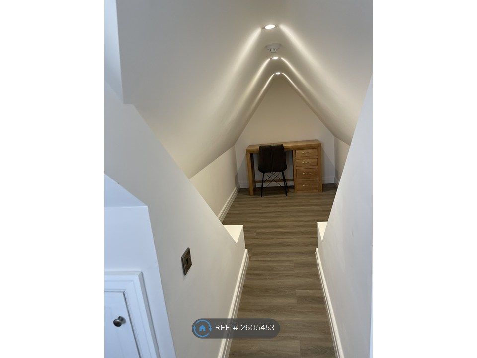 Property photo 2 of 11 Bedroom Study/Snug