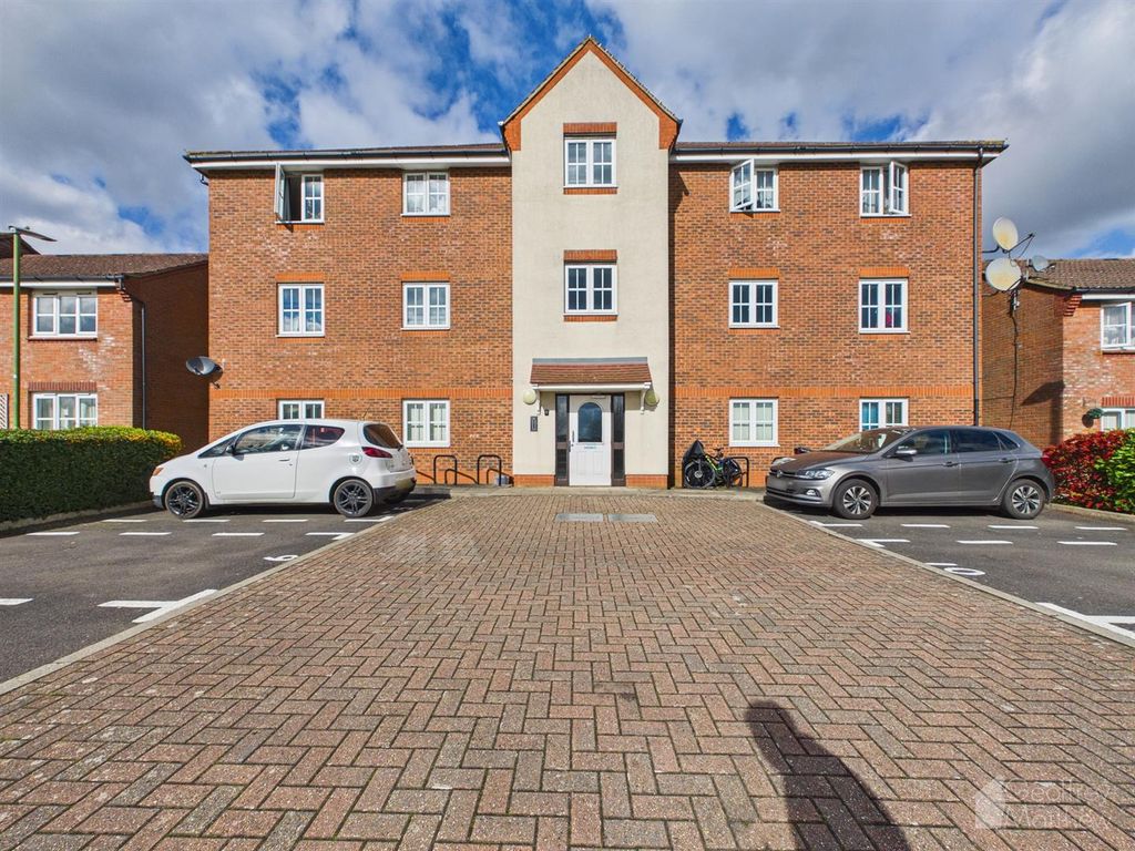 Property photo 3 of 10 Cam02365G0-Pr0441-Still014.Jpg