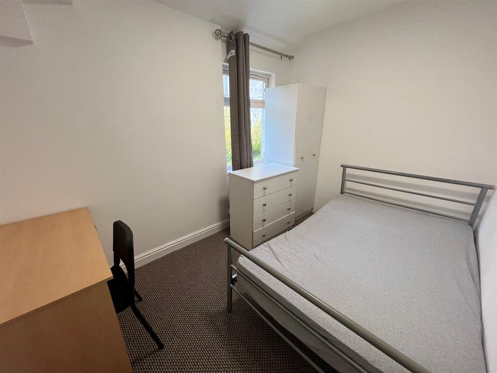 Property photo 2 of 8 10.Jpg