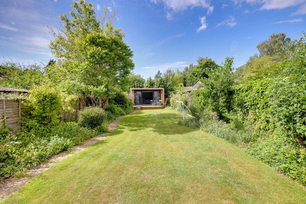 Property photo 2 of 33